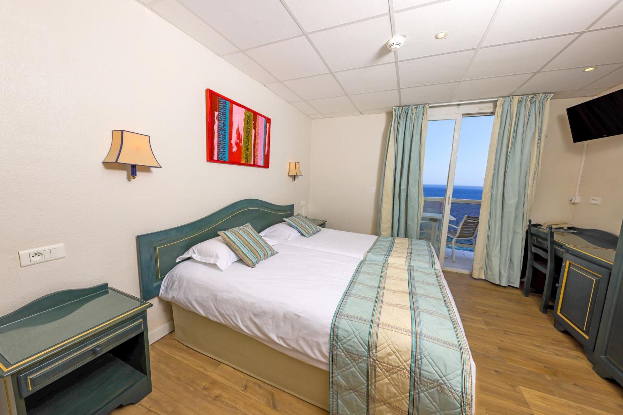 Hotel Saint Christophe กาลวี ภายนอก รูปภาพ