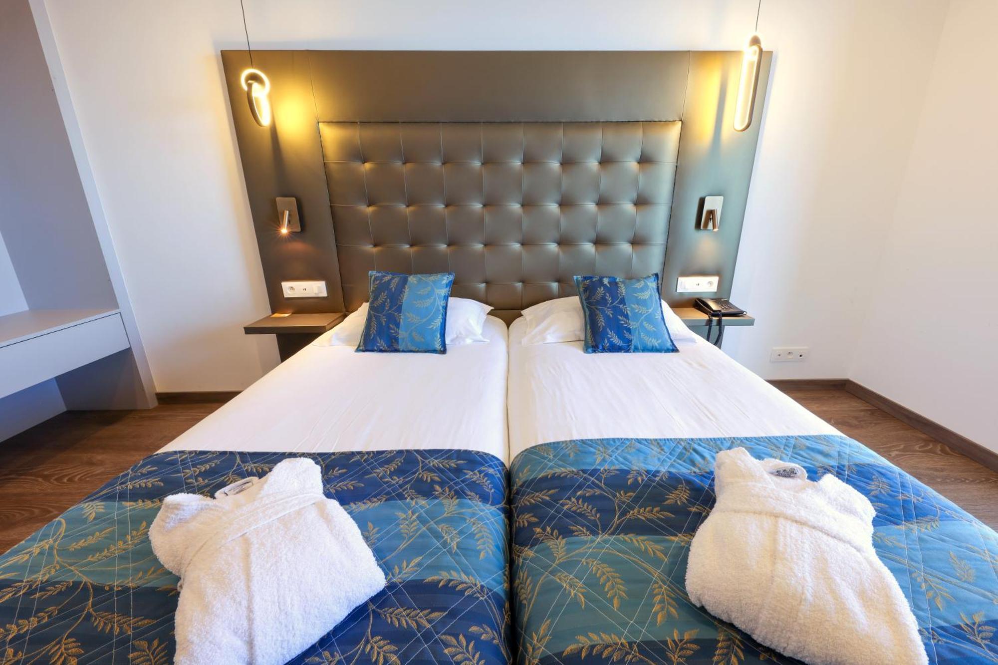 Hotel Saint Christophe กาลวี ภายนอก รูปภาพ
