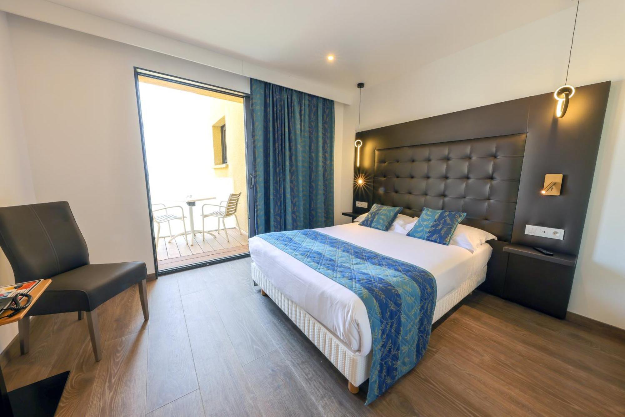 Hotel Saint Christophe กาลวี ภายนอก รูปภาพ