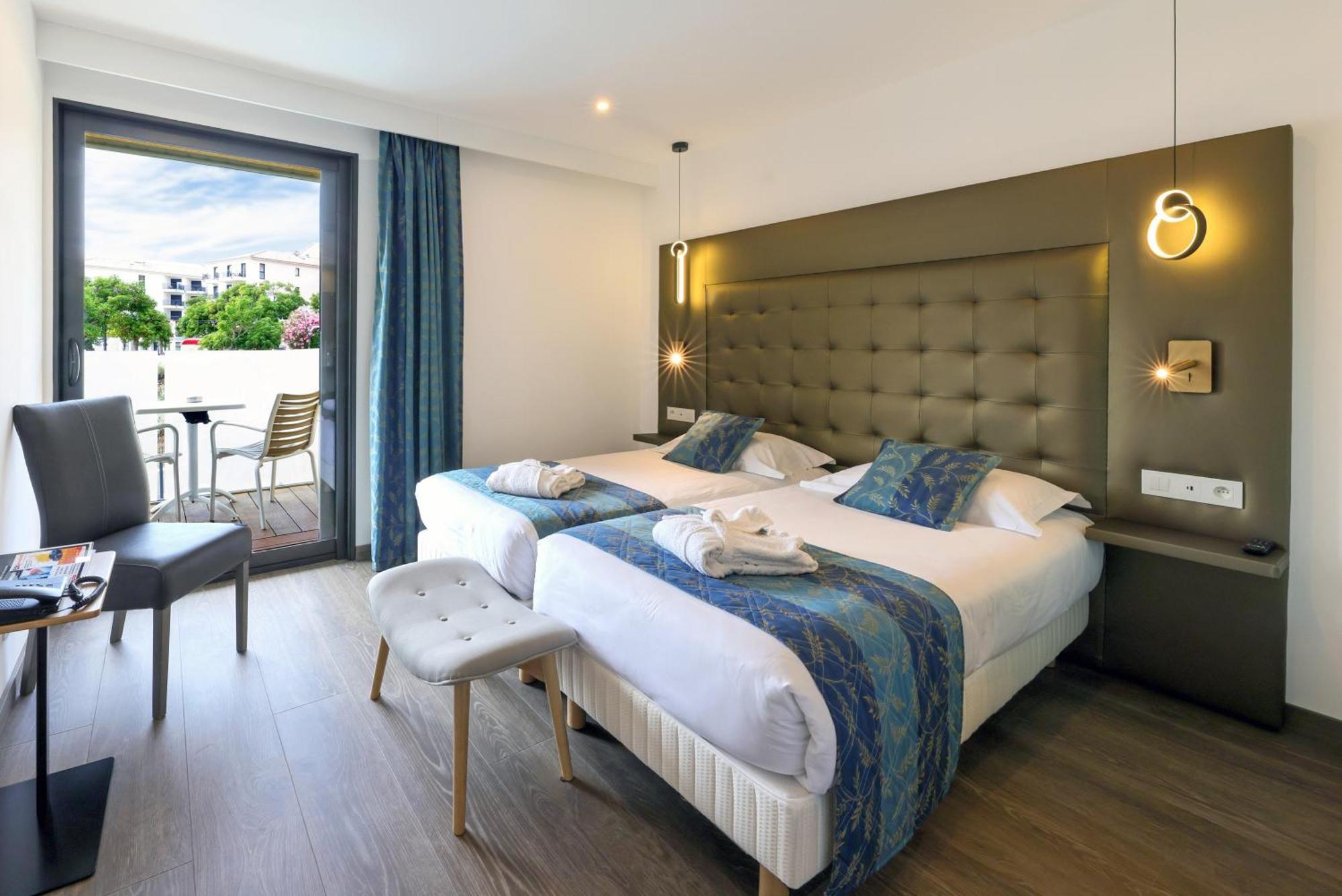 Hotel Saint Christophe กาลวี ภายนอก รูปภาพ