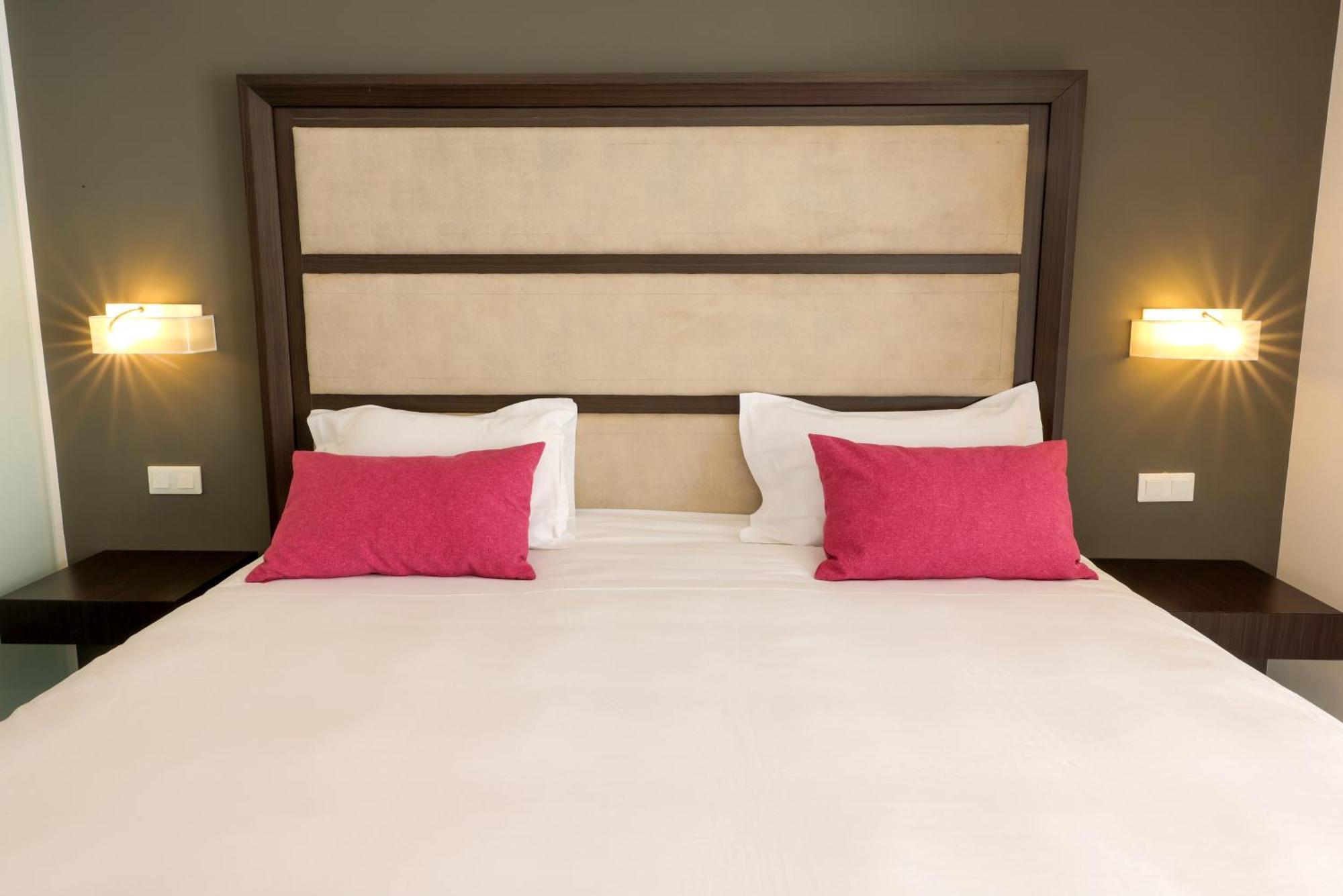 Hotel Saint Christophe กาลวี ภายนอก รูปภาพ