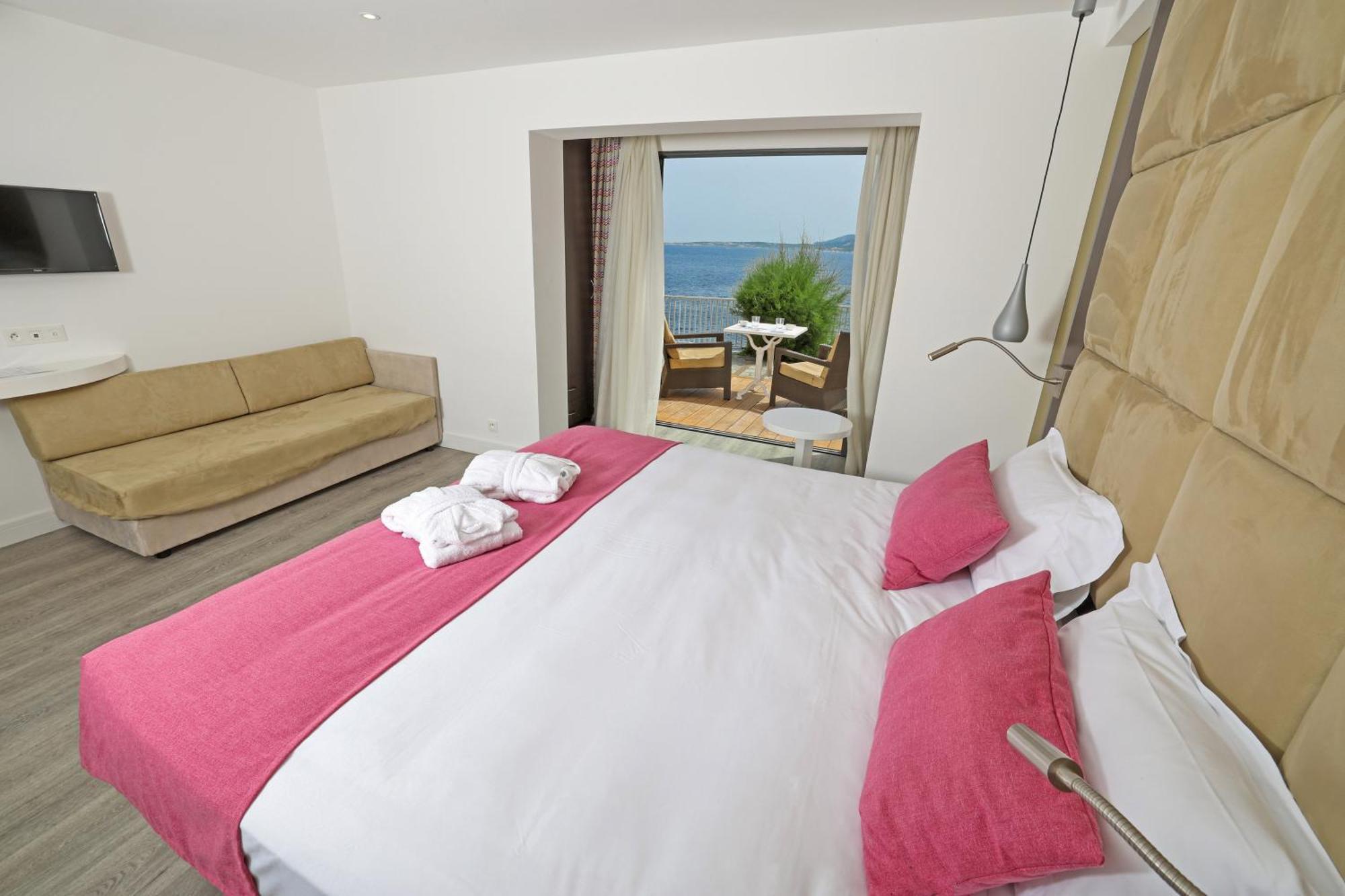 Hotel Saint Christophe กาลวี ภายนอก รูปภาพ