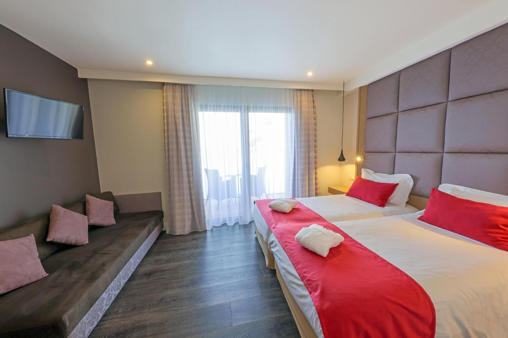 Hotel Saint Christophe กาลวี ภายนอก รูปภาพ