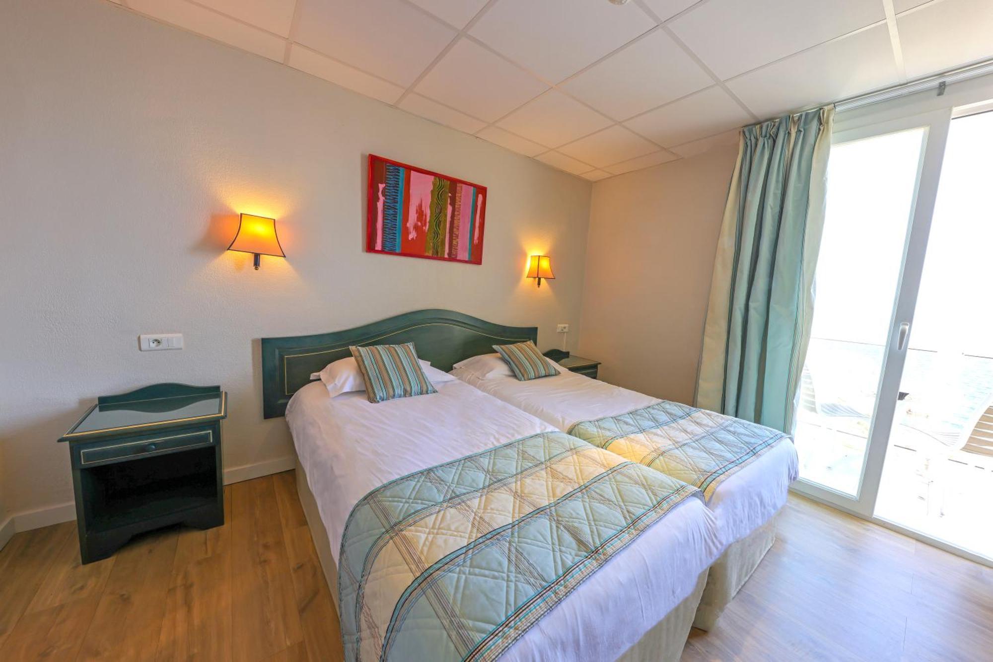 Hotel Saint Christophe กาลวี ภายนอก รูปภาพ