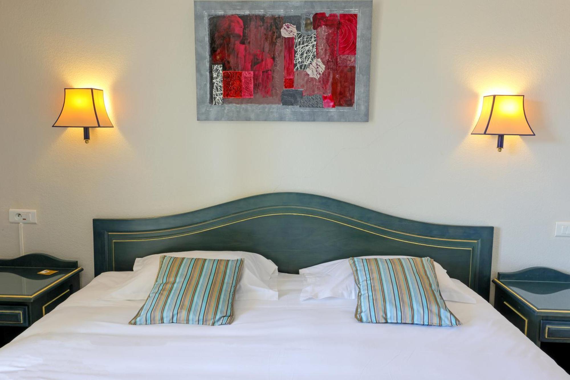 Hotel Saint Christophe กาลวี ภายนอก รูปภาพ