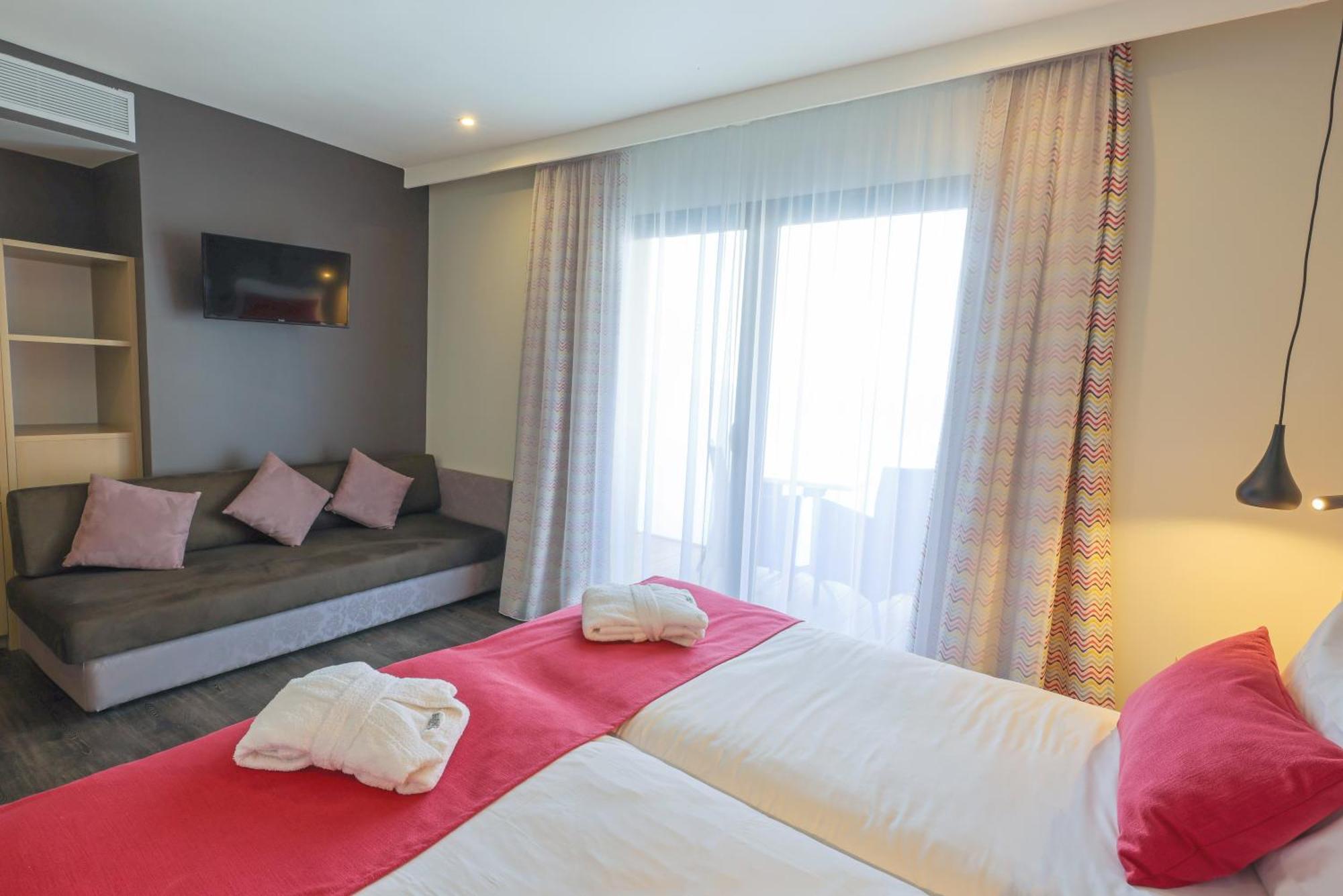 Hotel Saint Christophe กาลวี ภายนอก รูปภาพ
